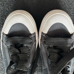 Very comfortable cushion padded Adult adidas  Black and white Sneakers